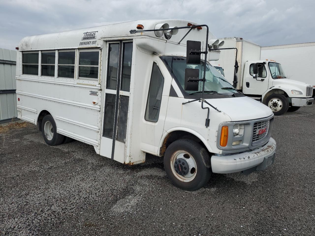 Lot #3291295468 2000 GMC SAVANA CUT