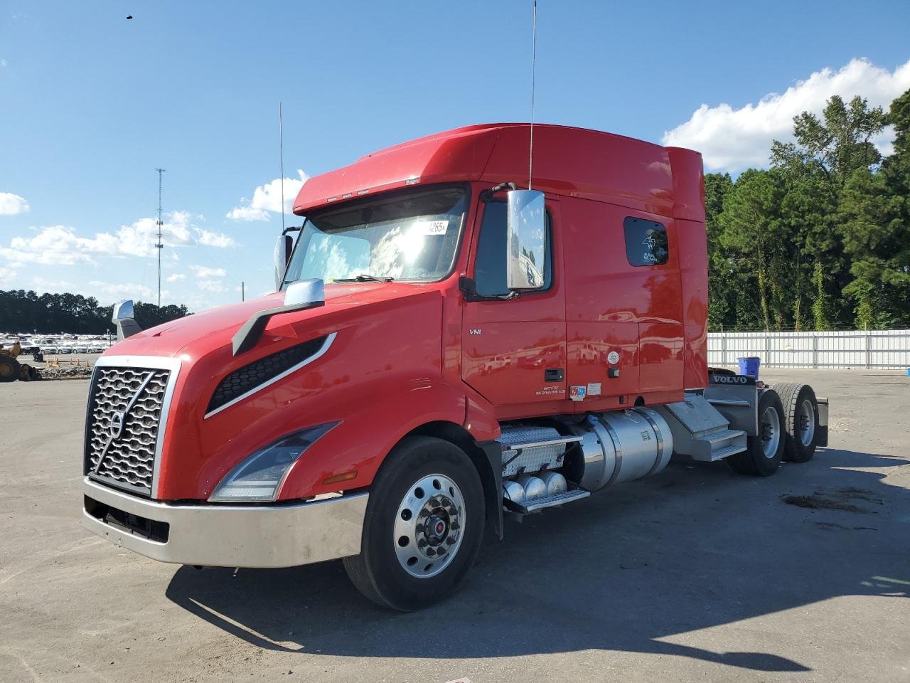 Lot #3311644247 2020 VOLVO VN VNL