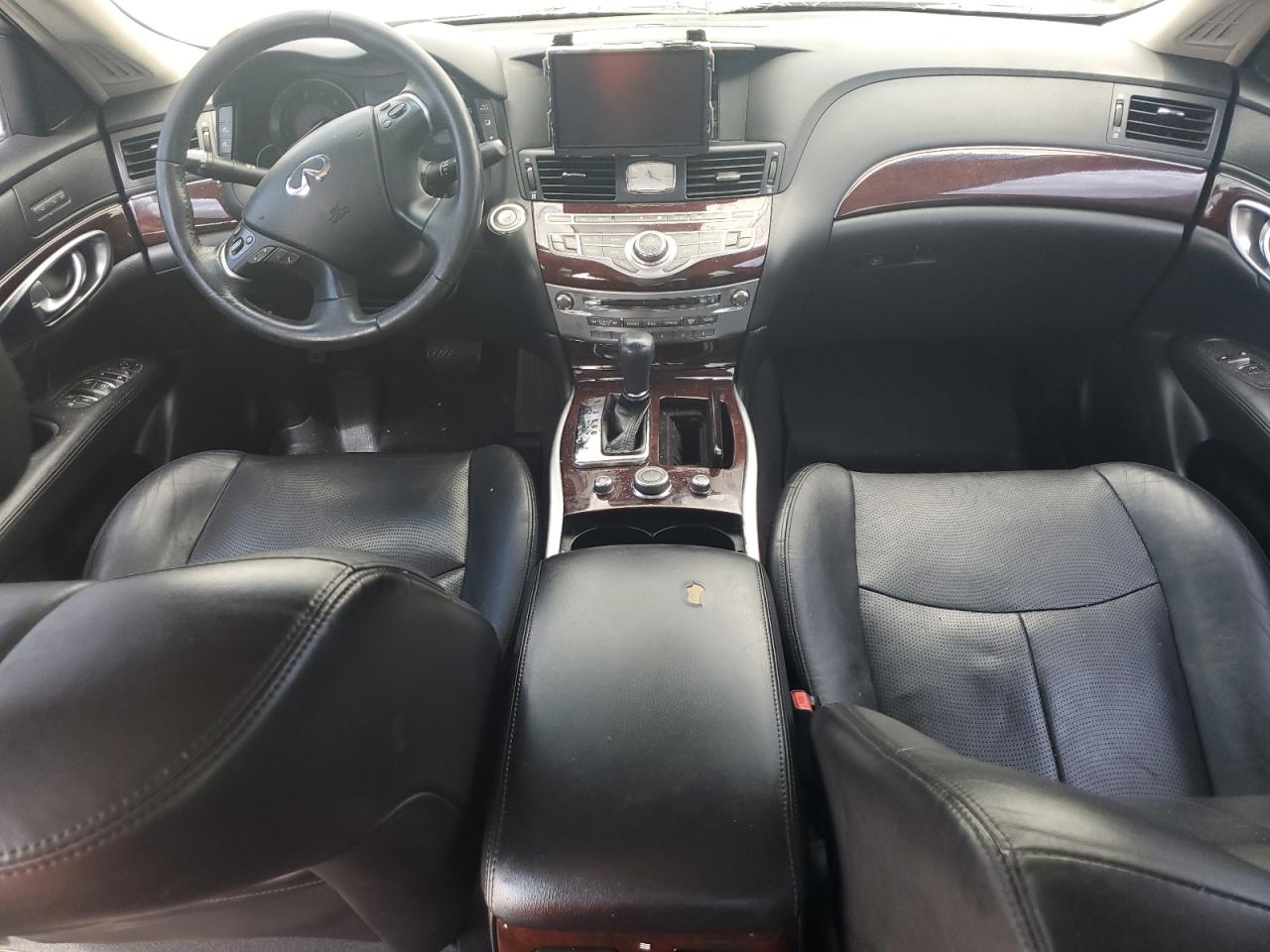 INFINITI Q70 3.7 LUXE