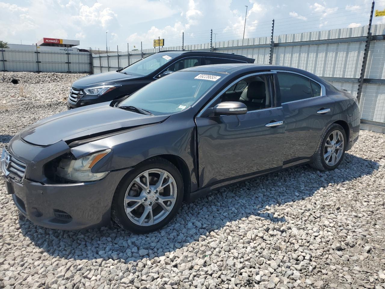 NISSAN MAXIMA S