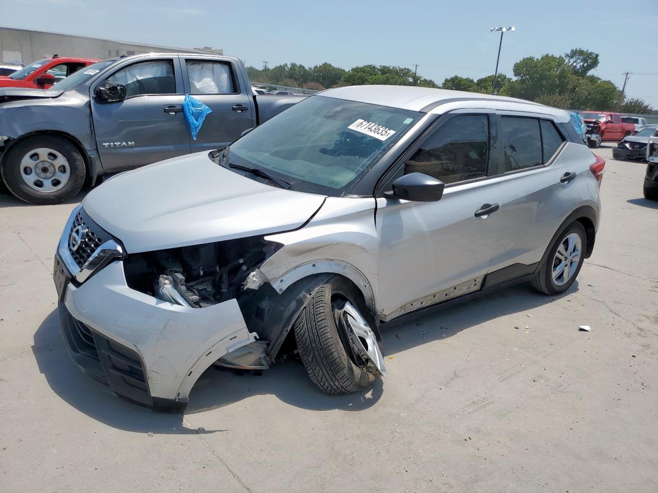 NISSAN KICKS S