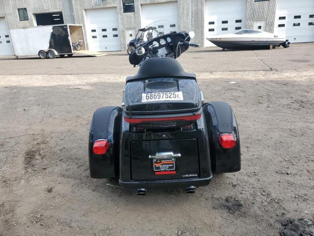 2016 HARLEY-DAVIDSON FLHTCUTG TRI GLIDE ULTRA 1HD1MAL18GB860065