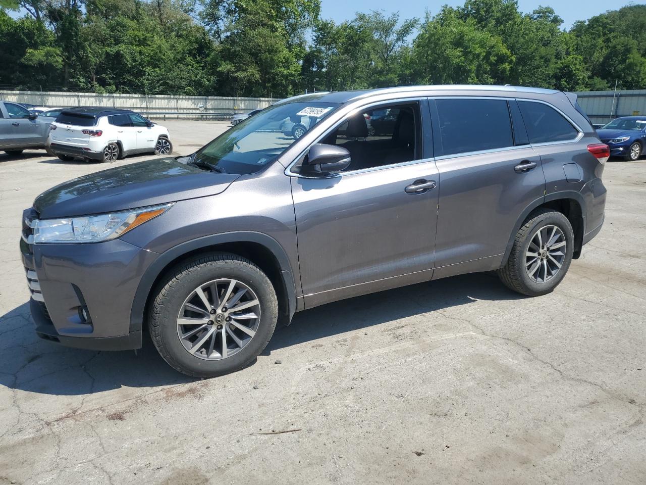 TOYOTA HIGHLANDER SE