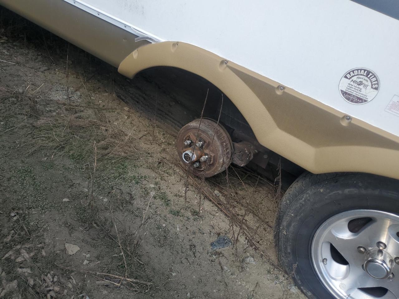 Lot #3301815398 2013 ROCKWOOD ULTRA V