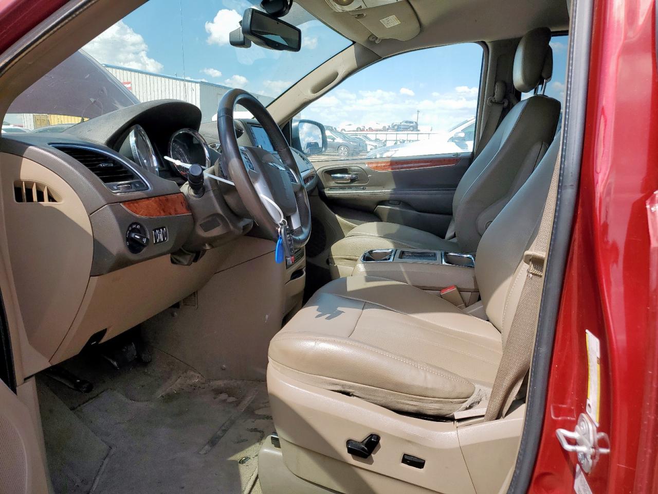 CHRYSLER TOWN & COUNTRY TOURING L