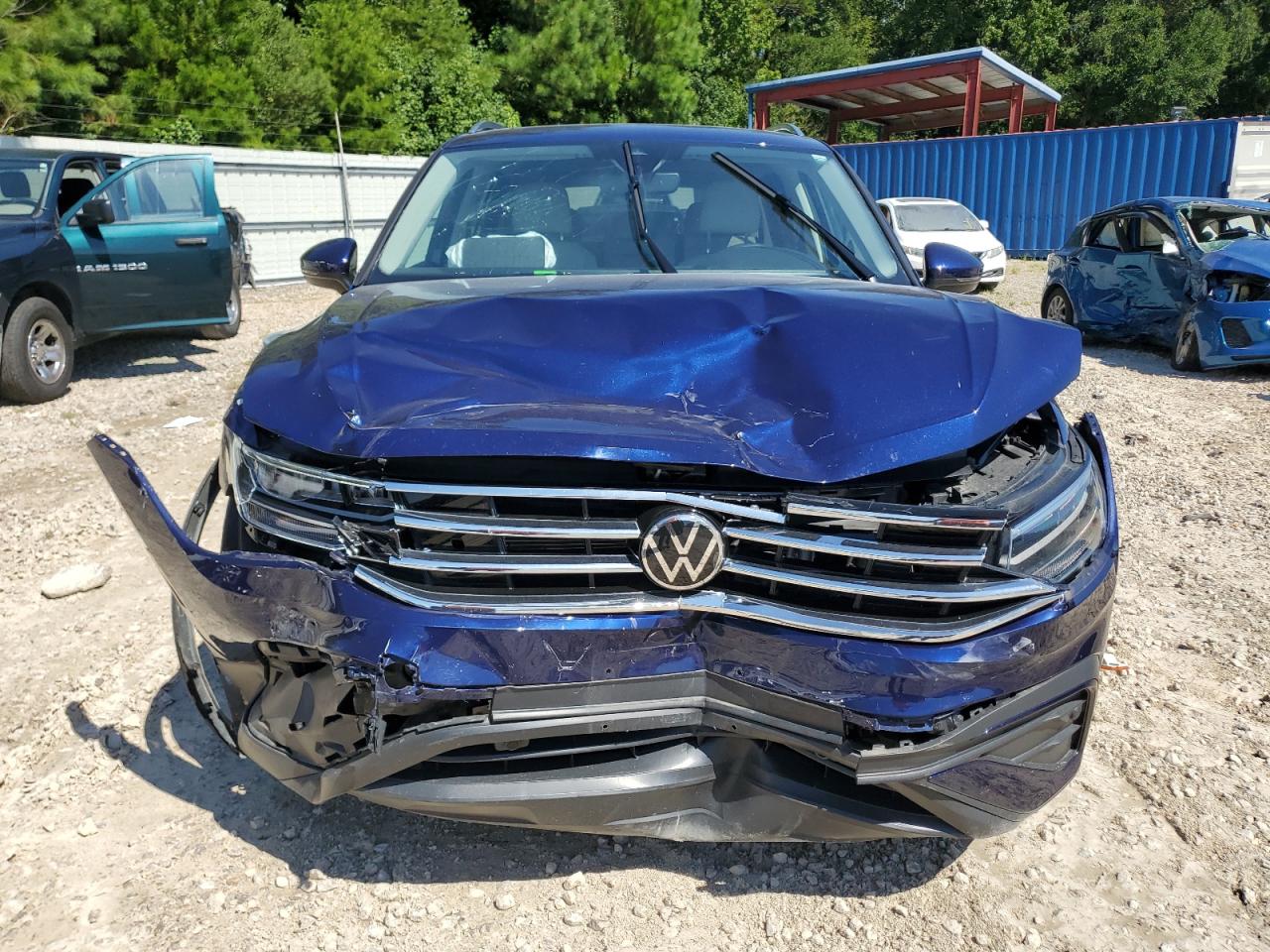 VOLKSWAGEN TIGUAN SE