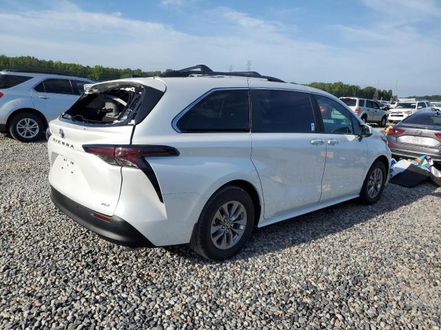 2025 TOYOTA SIENNA XLE 5TDJRKEC2SS269318