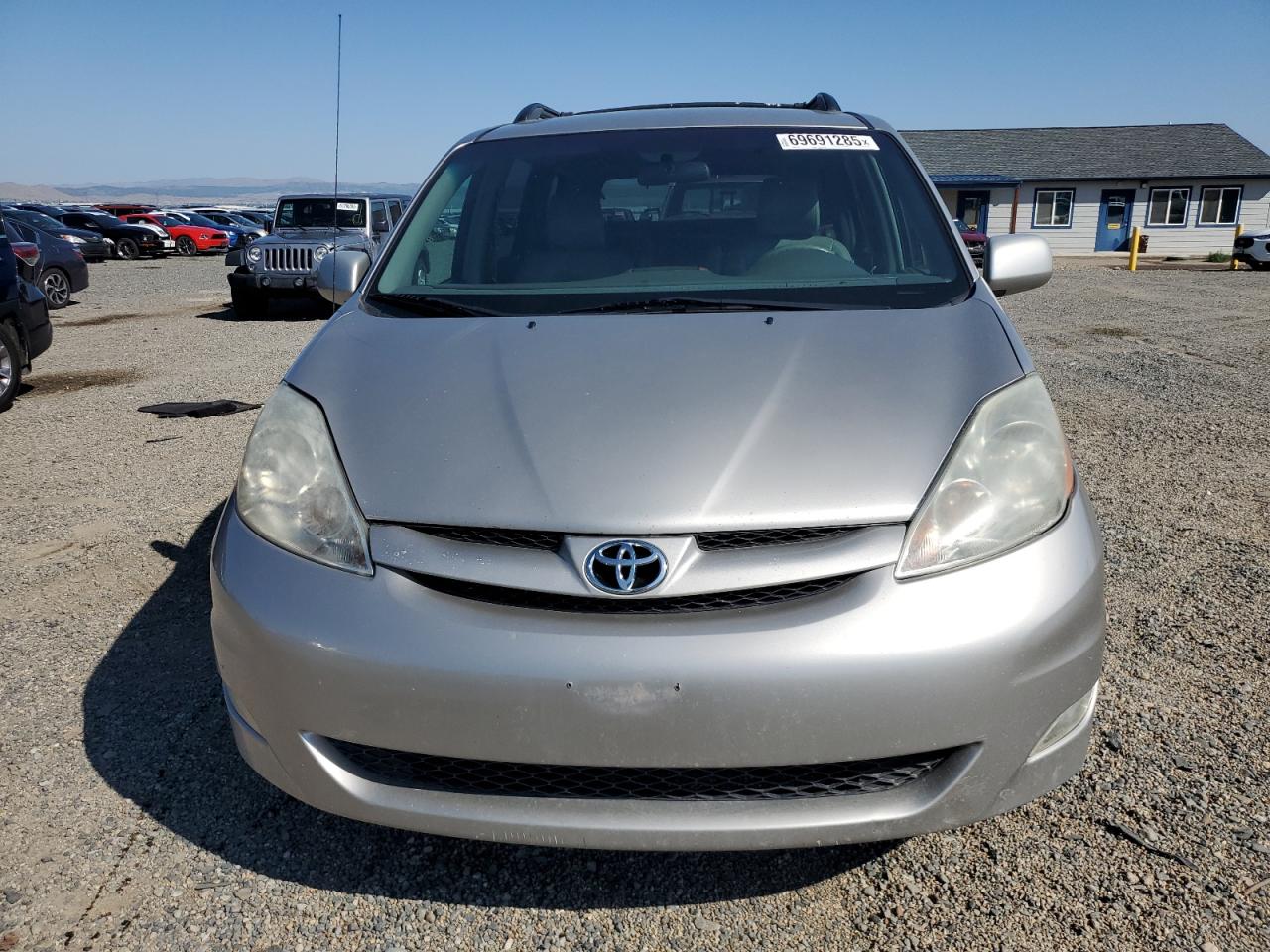 Lot #3259520101 2009 TOYOTA SIENNA XLE