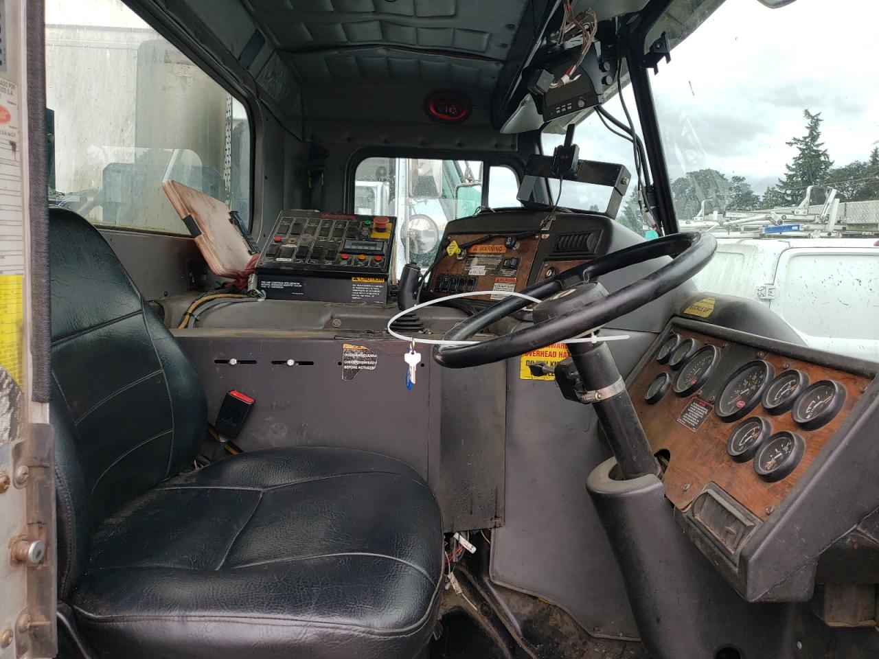 Lot #3286533164 2007 PNTW REFUSE TRUCK