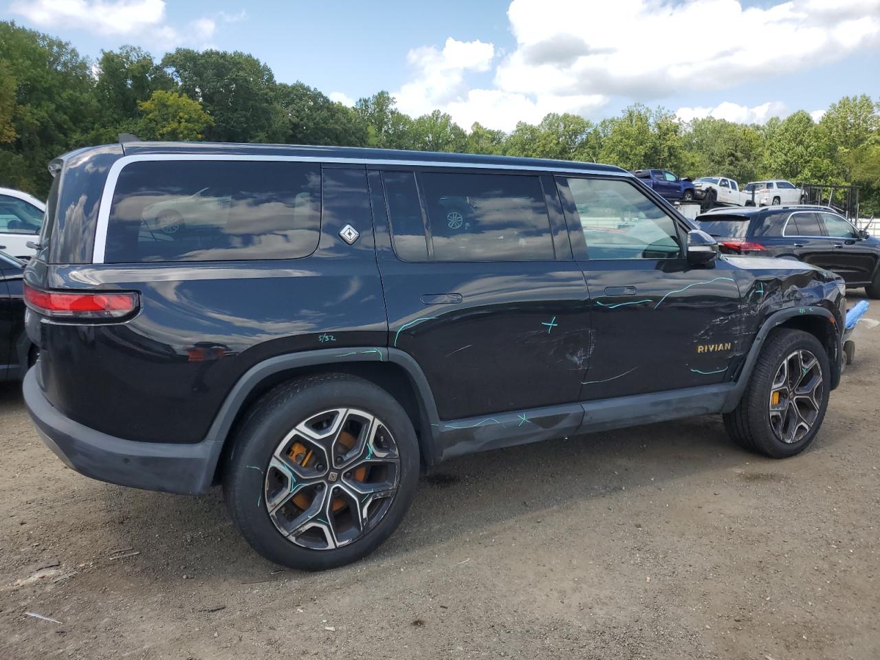 RIVIAN R1S LAUNCH EDITION