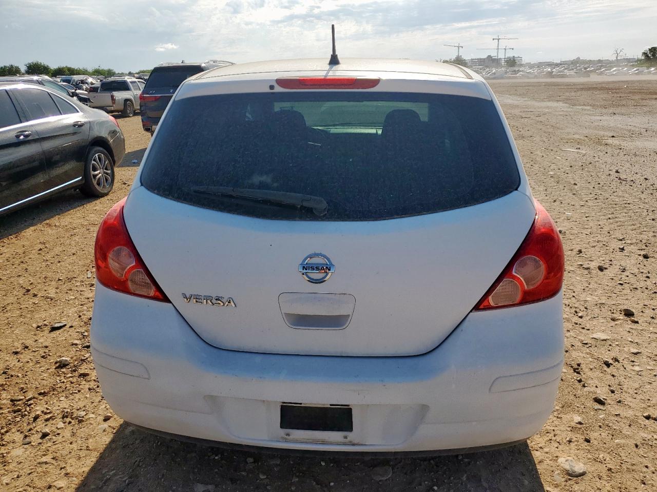 NISSAN VERSA S