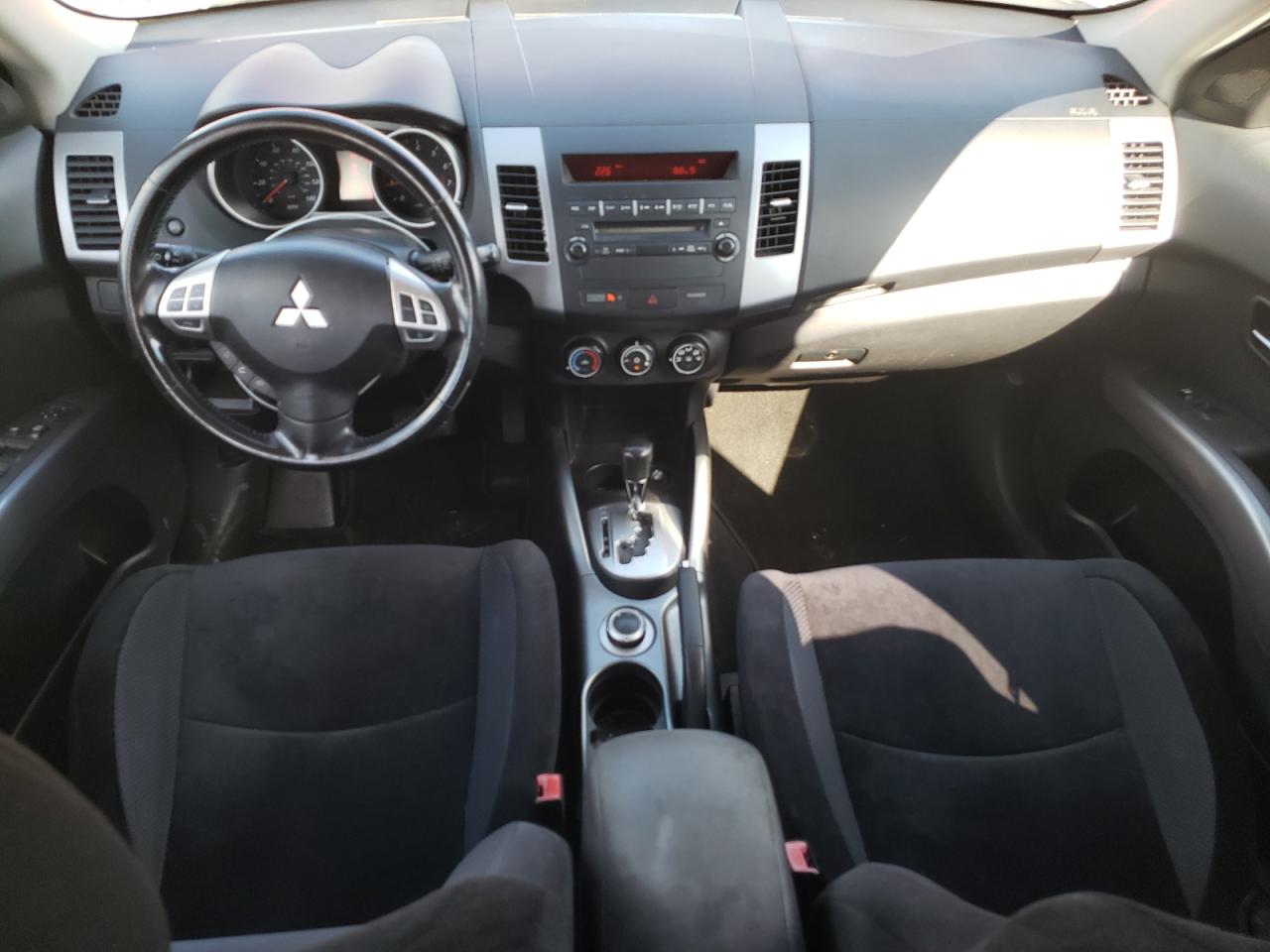 MITSUBISHI OUTLANDER ES