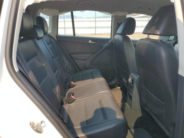 2016 VOLKSWAGEN TIGUAN S WVGBV7AX0GW585373