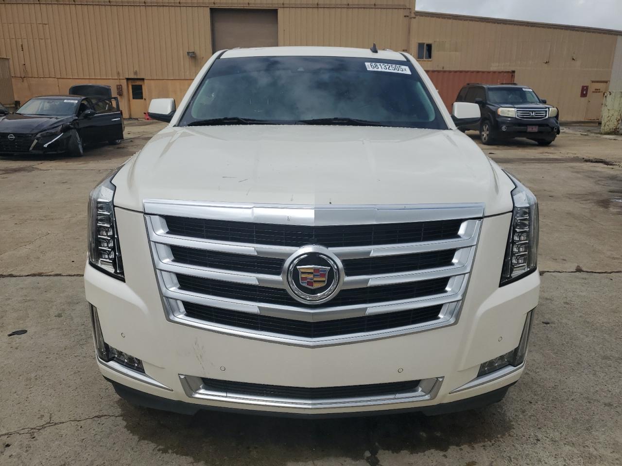 CADILLAC ESCALADE LUXURY