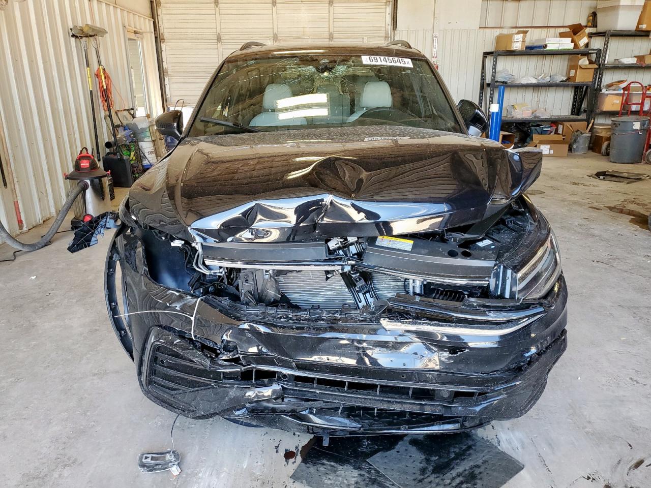 VOLKSWAGEN TIGUAN SE R-LINE BLACK