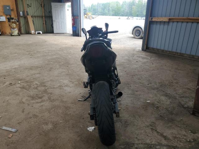 2018 SUZUKI GSX250R LC6DN11A4J1102411