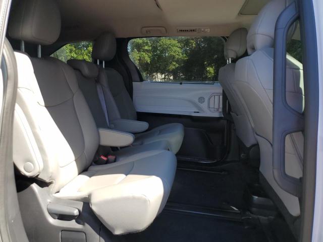 2025 TOYOTA SIENNA XLE 5TDYRKEC2SS258012