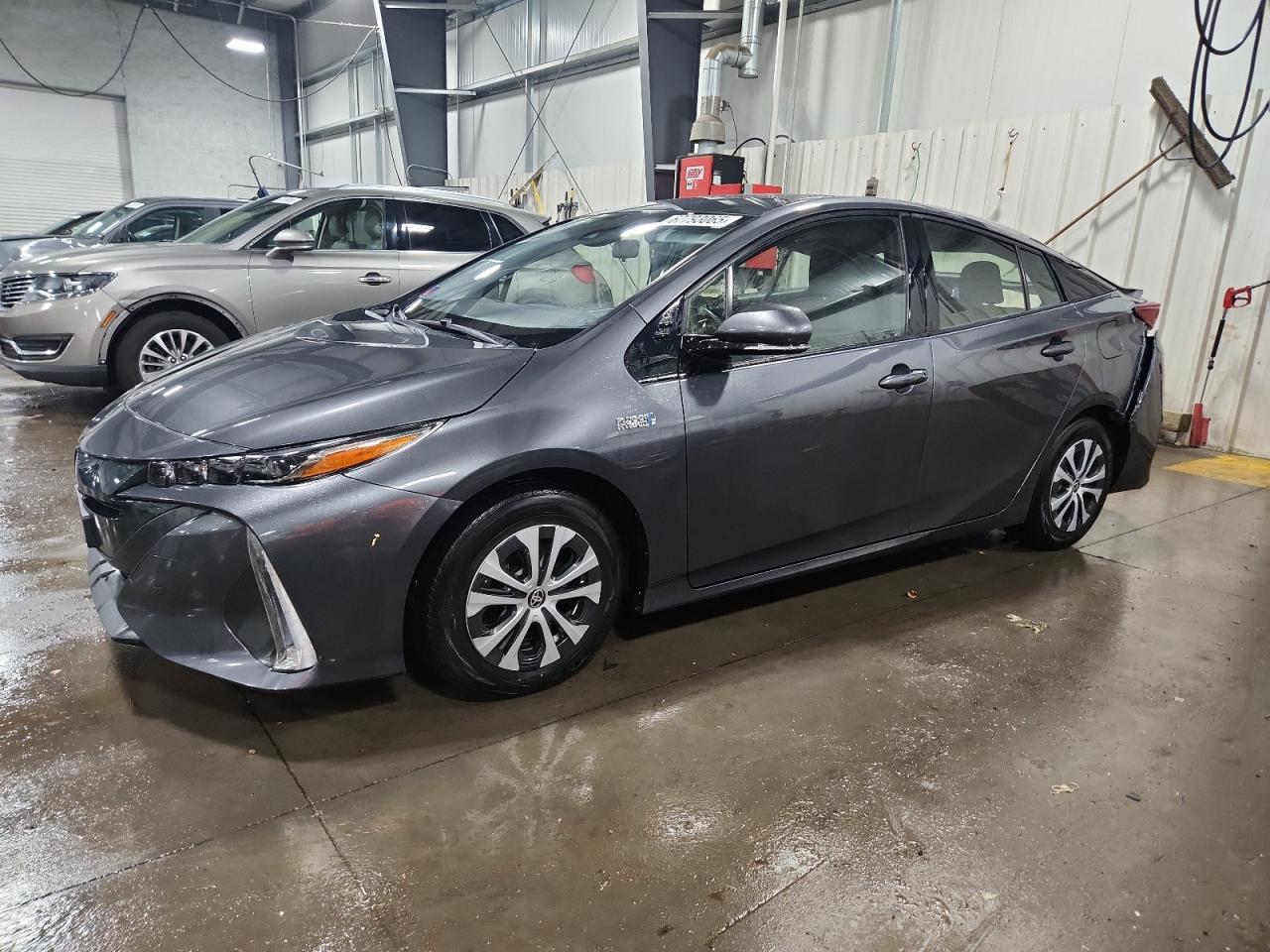 TOYOTA PRIUS PRIME LE