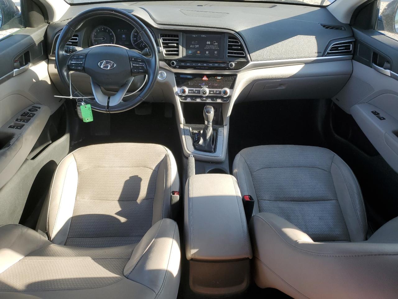 HYUNDAI ELANTRA SEL
