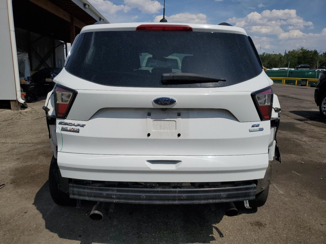 FORD ESCAPE SE