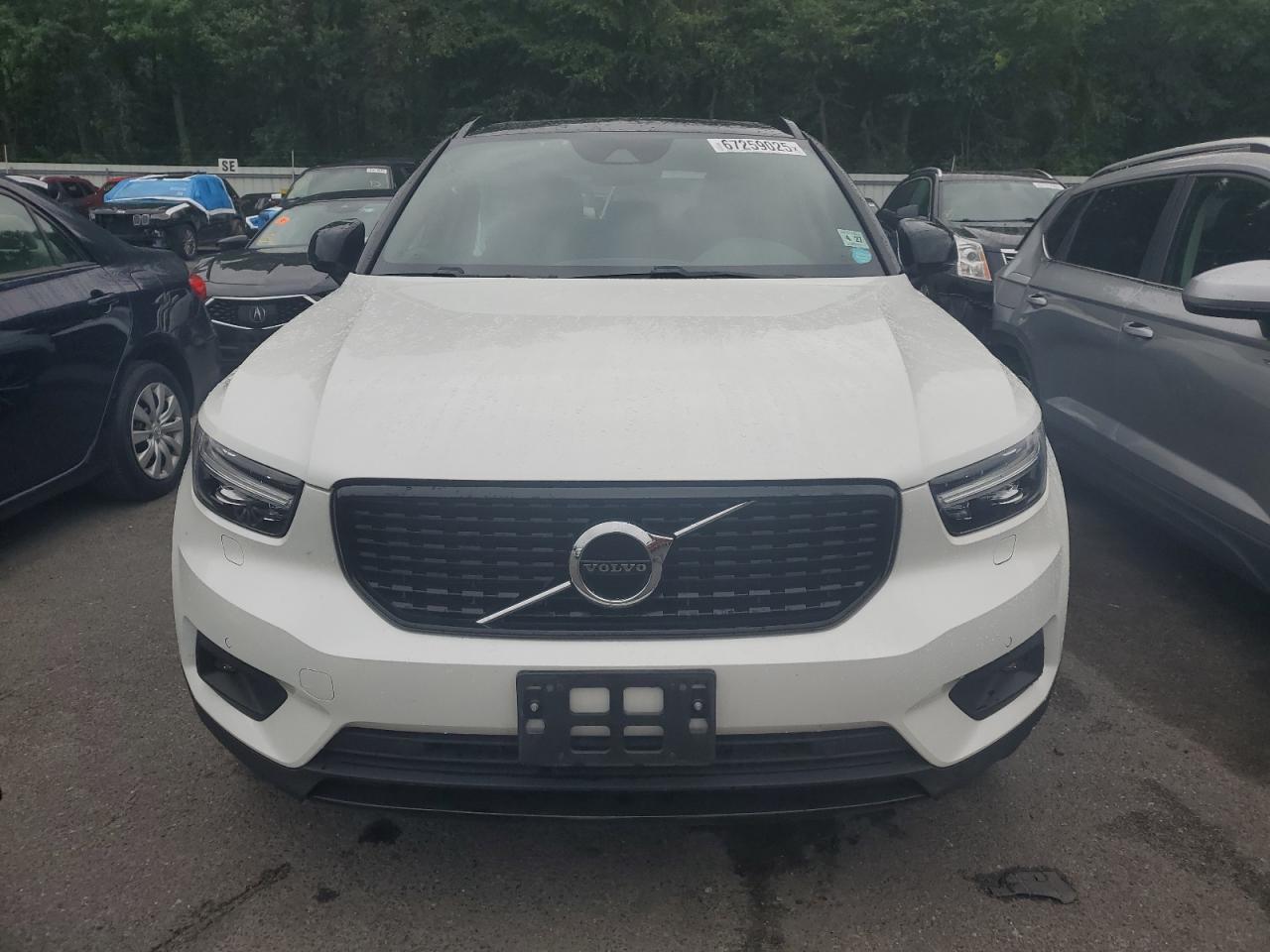 VOLVO XC40 T5 R-DESIGN