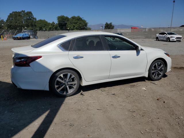 NISSAN ALTIMA 2.5 2017 white  gas 1N4AL3AP7HC487710 photo #4