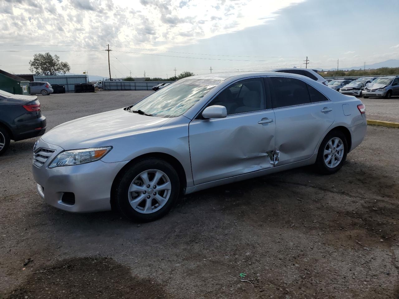 TOYOTA CAMRY BASE