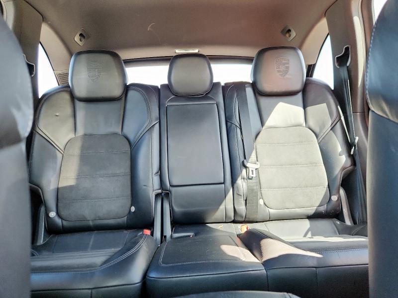 2017 PORSCHE CAYENNE WP1AA2A23HKA91406