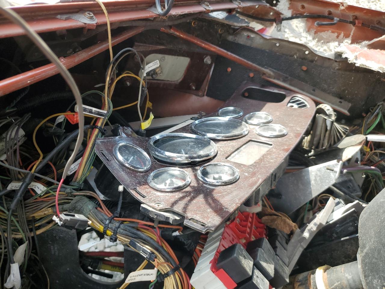 Lot #3315897127 2015 PETERBILT 389