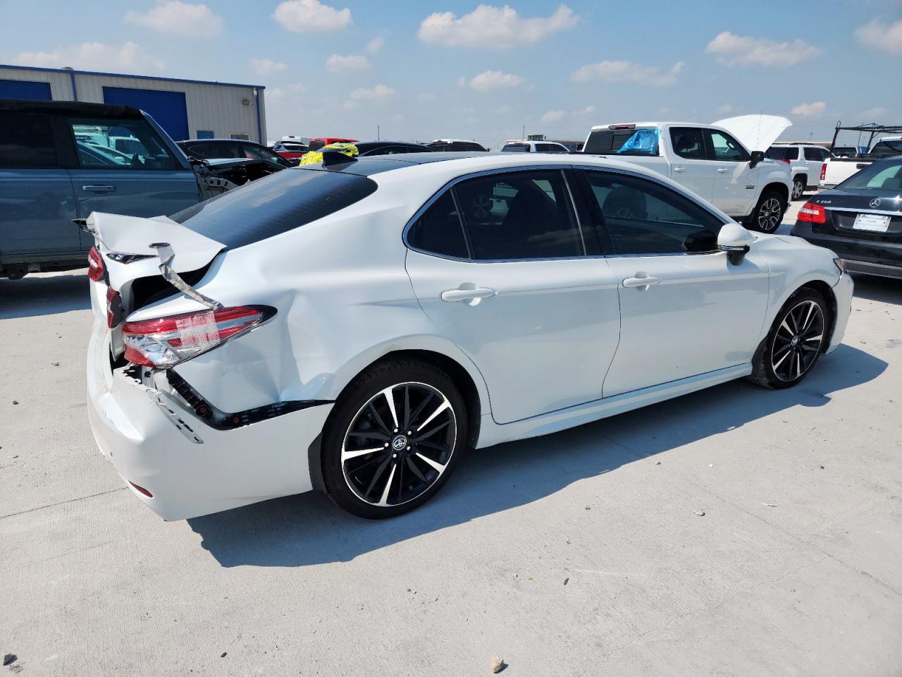 TOYOTA CAMRY XSE