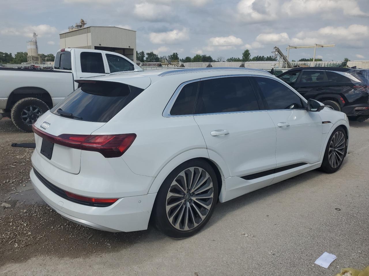 AUDI E-TRON PRESTIGE