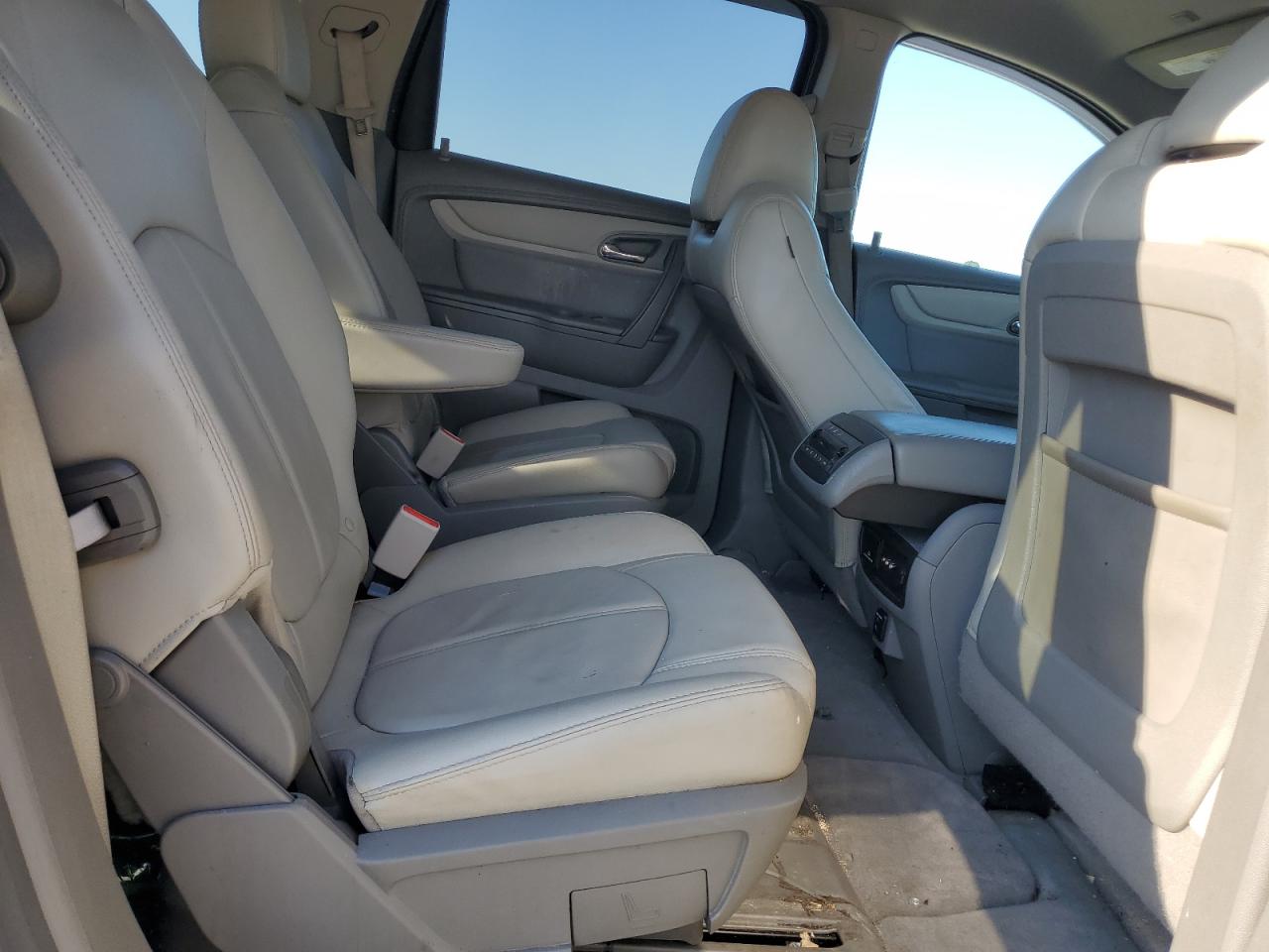 CHEVROLET TRAVERSE LT