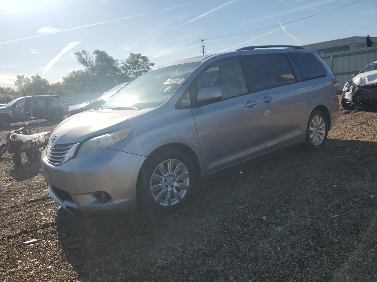 TOYOTA SIENNA XLE