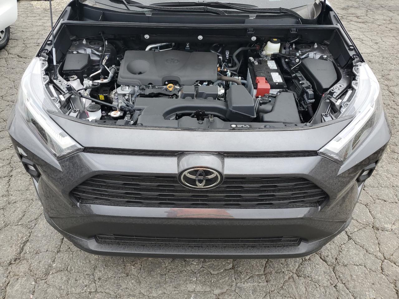 TOYOTA RAV4 XLE PREMIUM
