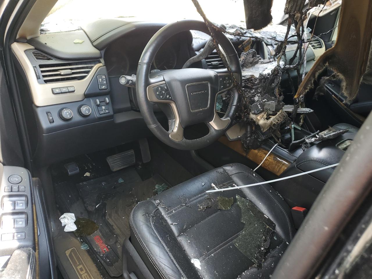 Lot #3301774337 2017 GMC YUKON DENALI