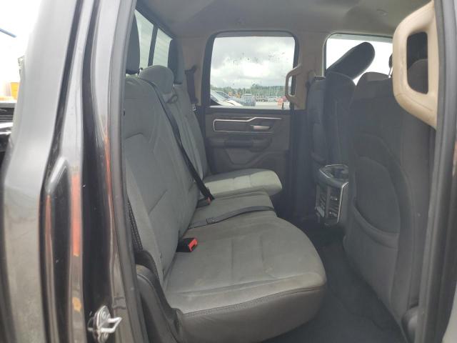 2019 RAM 1500 BIG H 1C6RREBT8KN666070