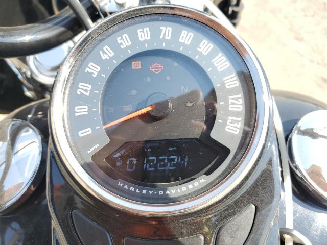 2019 HARLEY-DAVIDSON FLHC 1HD1YAJ62KB032315