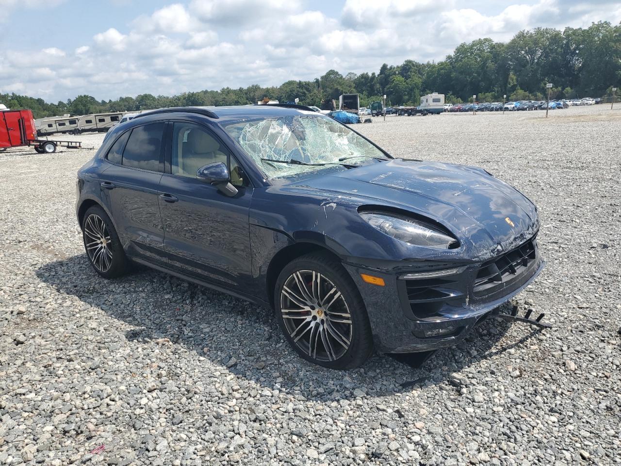 PORSCHE MACAN GTS