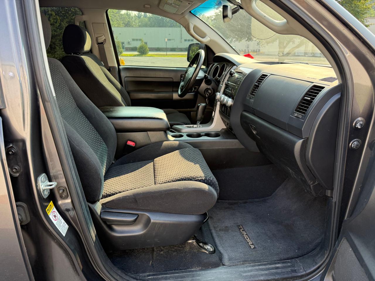 TOYOTA TUNDRA CREWMAX SR5