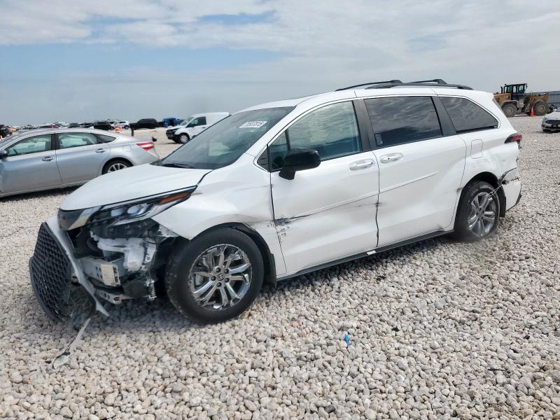 TOYOTA SIENNA XSE