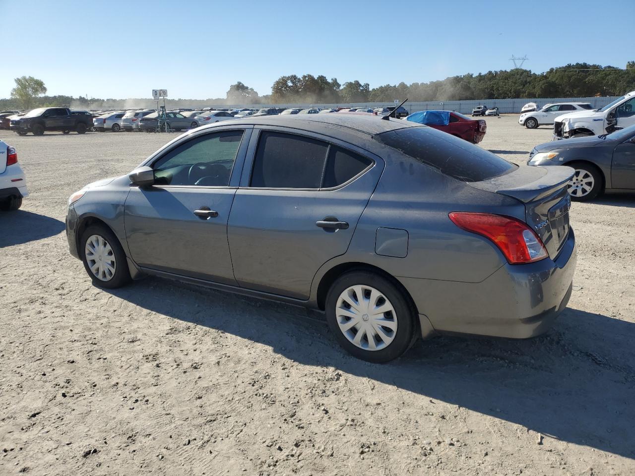 NISSAN VERSA S