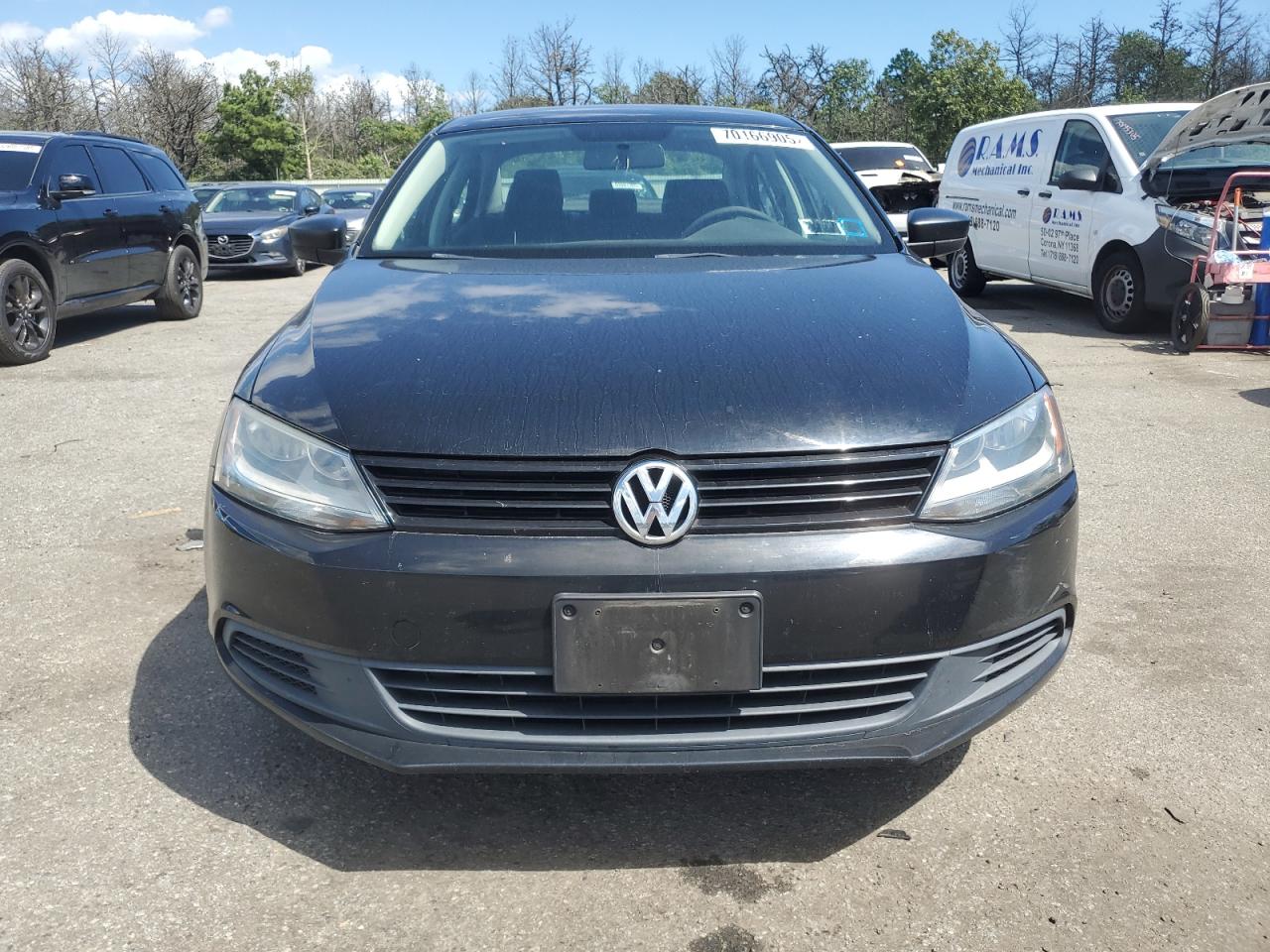 VOLKSWAGEN JETTA BASE