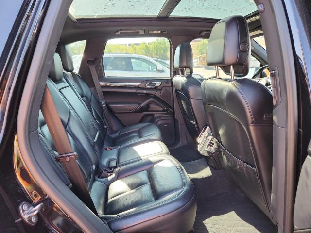 2017 PORSCHE CAYENNE S WP1AB2A25HLA51626