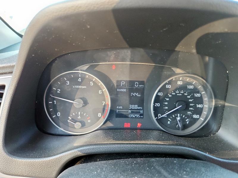 2018 HYUNDAI ELANTRA SE - 5NPD74LF6JH290401