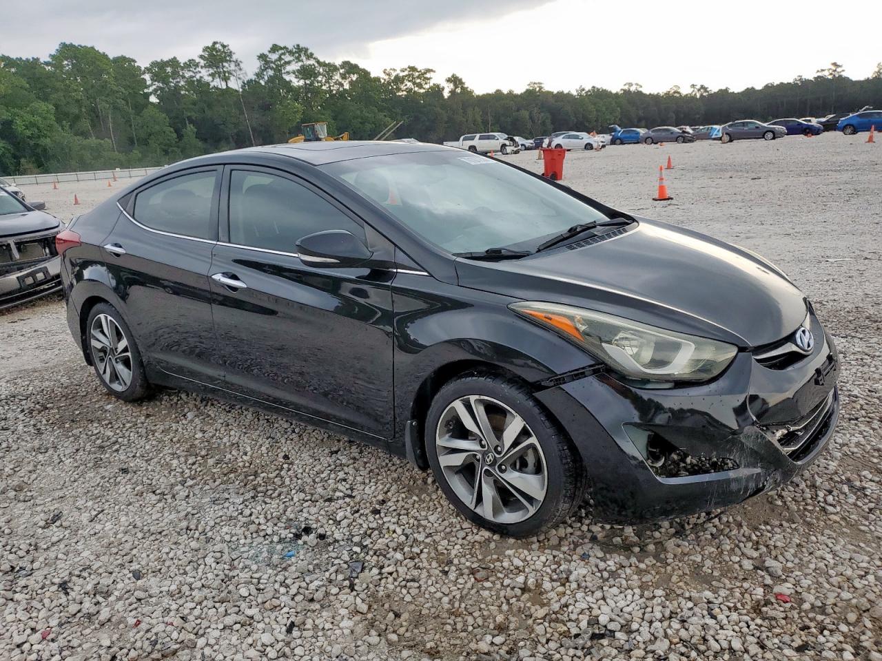 HYUNDAI ELANTRA SE