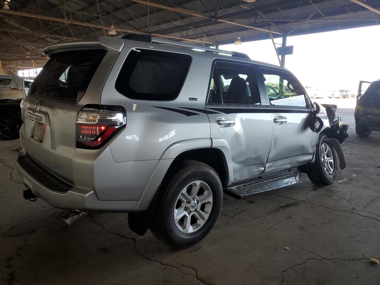 TOYOTA 4RUNNER SR5