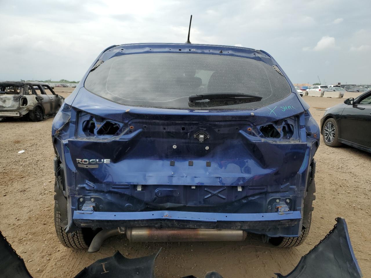 NISSAN ROGUE SPORT S