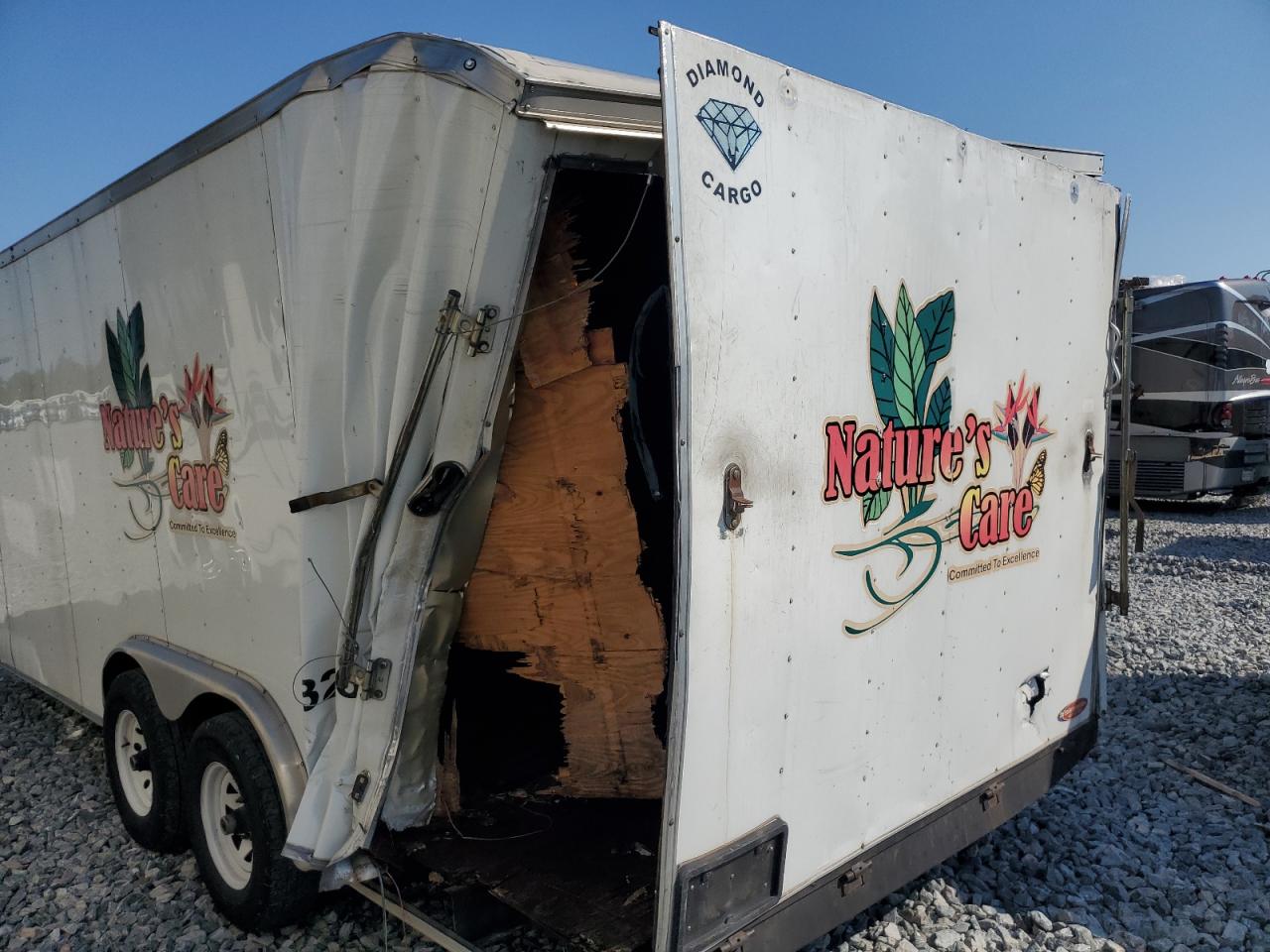 Lot #3302729073 2017 DIAMOND CARGO UNKNOWN