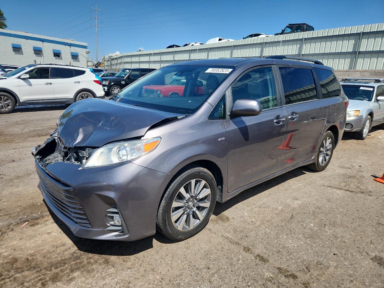 TOYOTA SIENNA XLE