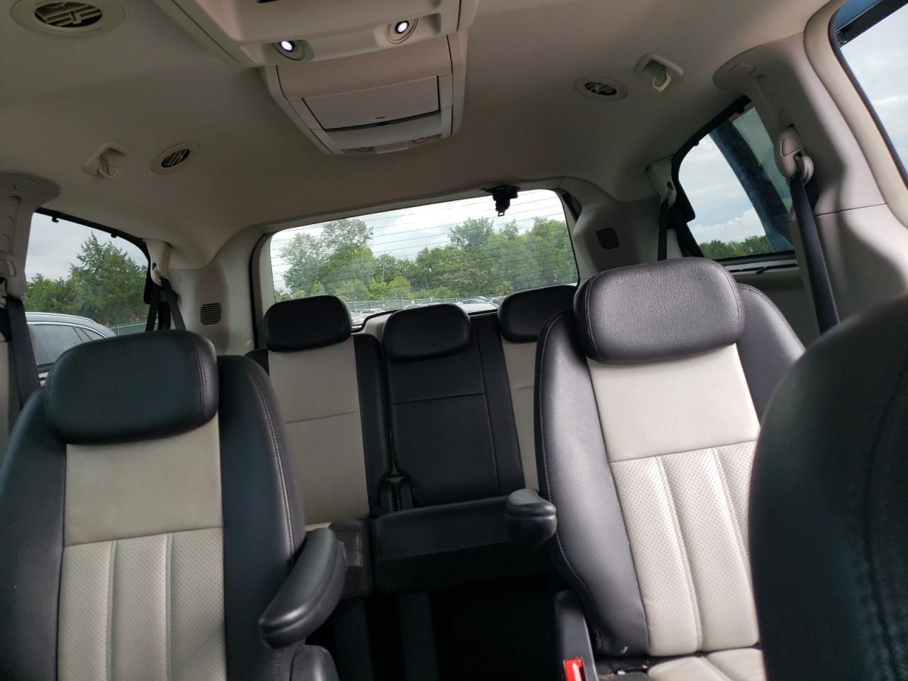 CHRYSLER TOWN & COUNTRY TOURING PLUS